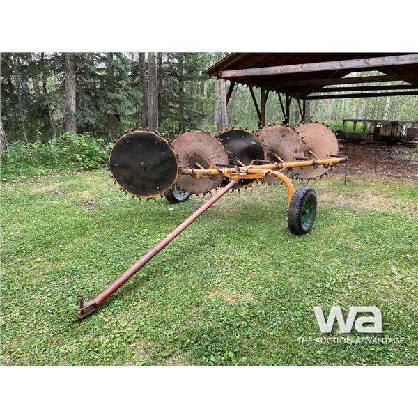 INLAND 5 WHEEL HAY RAKE