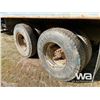 Image 17 : 1981 IHC S1900 T/A GRAIN TRUCK