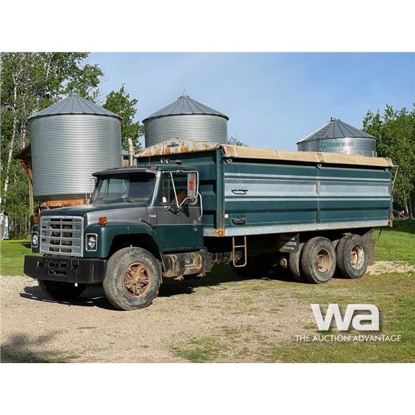 1981 IHC S1900 T/A GRAIN TRUCK
