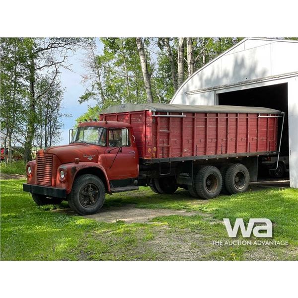 1971 IHC LOADSTAR 1800 T/A GRAIN TRUCK