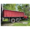 Image 3 : 1971 IHC LOADSTAR 1800 T/A GRAIN TRUCK