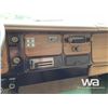 Image 11 : 1981 IHC 1924 T/A GRAIN TRUCK