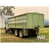 Image 4 : 1981 IHC 1924 T/A GRAIN TRUCK