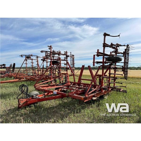 IHC 34 FT. VIBRASHANK CULTIVATOR