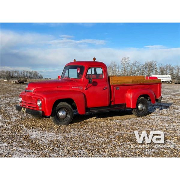1952 IHC L-110 PICKUP