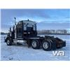 Image 4 : 2009 KENWORTH T800 T/A SLEEPER WINCH TRACTOR