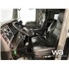 Image 6 : 2009 KENWORTH T800 T/A SLEEPER WINCH TRACTOR