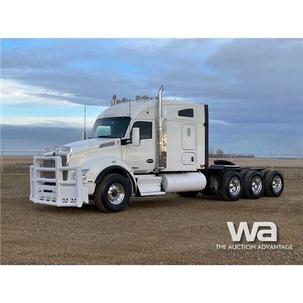 2018 KENWORTH T880 TRI DRIVE SLEEPER TRUCK TRACTOR