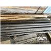Image 4 : 25 +/- PEELED FENCE POLES