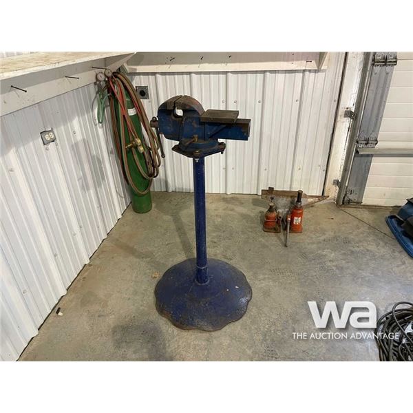 BENCH VISE ON STEEL STAND
