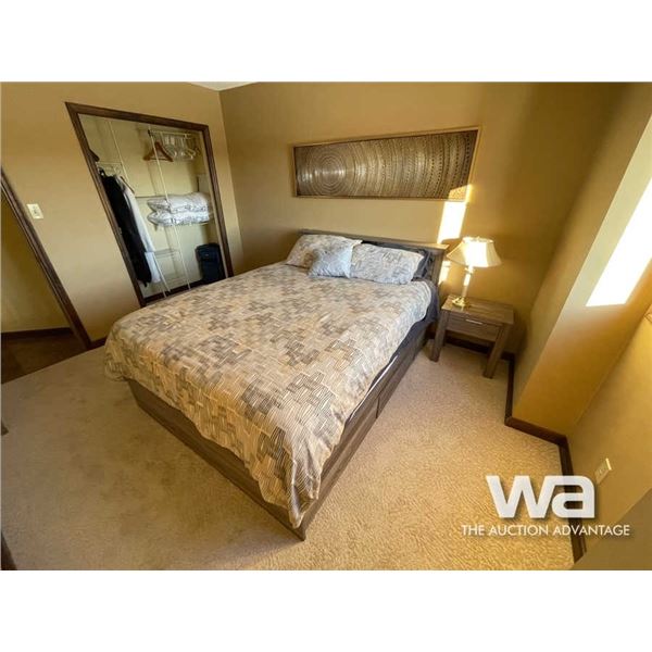QUEEN BED SET