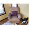 Image 3 : 3 PIECE LEATHER RECLINING SET