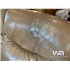 Image 6 : 3 PIECE LEATHER RECLINING SET