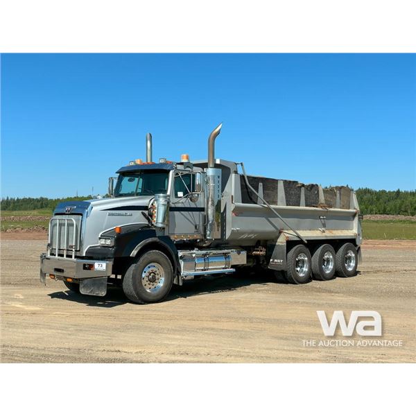2017 WESTERN STAR 4900SA TRI DRIVE DUMP TRUCK
