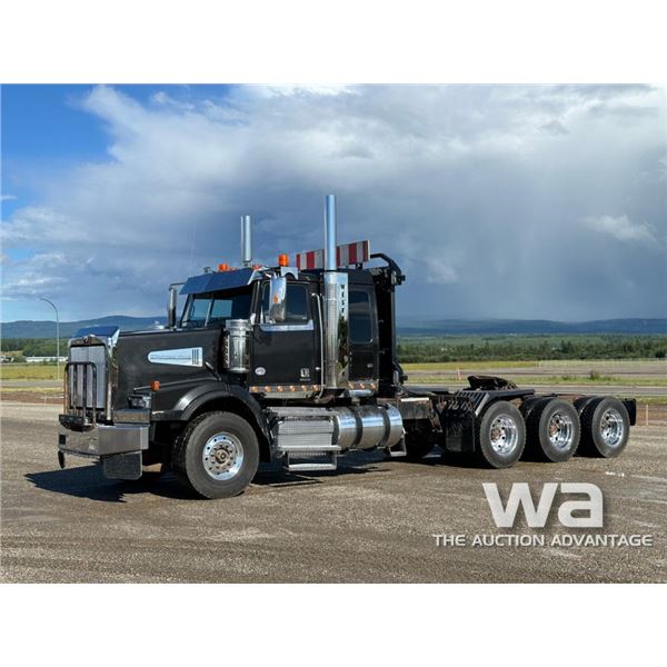 2020 WESTERN STAR 4900SB TRI DRIVE SLEEPER TRUCK