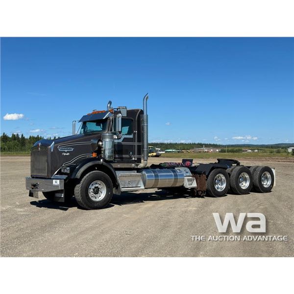 2018 KENWORTH T800 TRI DRIVE TRUCK TRACTOR
