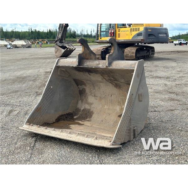 WAJAX 64 IN. EXCAVATOR CLEANUP BUCKET