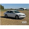 Image 2 : 2013 VOLKSWAGEN PASSAT 4 DOOR SEDAN