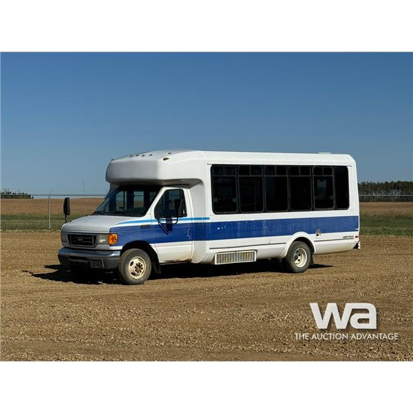 2006 FORD CUTAWAY SHUTTLE BUS