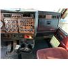 Image 11 : 2004 KENWORTH T800B T/A SLEEPER TRUCK TRACTOR