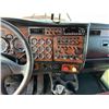 Image 12 : 2004 KENWORTH T800B T/A SLEEPER TRUCK TRACTOR