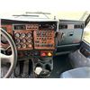 Image 12 : 2005 KENWORTH T800B TRI DRIVE HYDRO VACUUM TRUCK