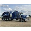 Image 2 : 2005 KENWORTH T800B TRI DRIVE HYDRO VACUUM TRUCK