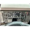 Image 12 : 1997 INTERNATIONAL 4900 T/A GRAIN TRUCK