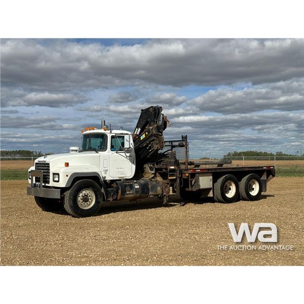1997 MACK RD688S T/A BOOM TRUCK