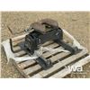 Image 4 : CURT R5 20K 5TH WHEEL ROLLER HITCH