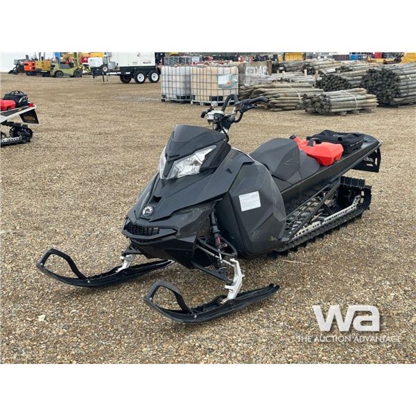 2015 SKIDOO SUMMIT 800 SNOWMOBILE