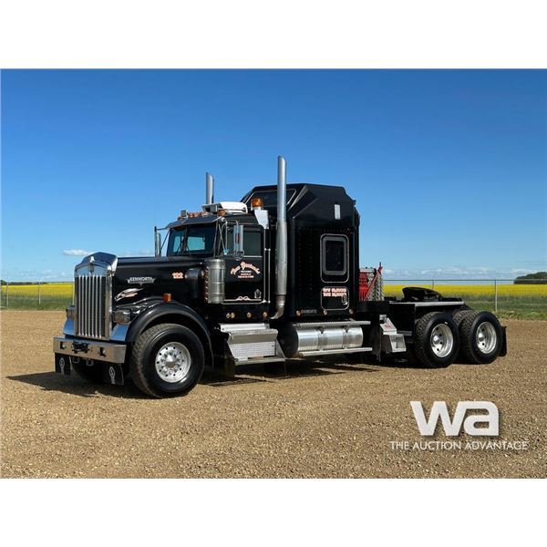 1996 KENWORTH W900B T/A WINCH TRUCK