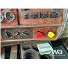 Image 20 : 2002 KENWORTH T800B T/A SLEEPER WINCH TRACTOR