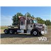 Image 2 : 2002 KENWORTH T800B T/A SLEEPER WINCH TRACTOR