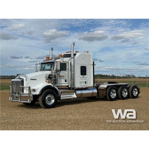 2020 KENWORTH T800 TRI DRIVE SLEEPER TRUCK TRACTOR