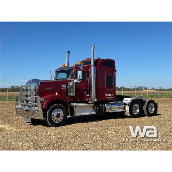 2014 KENWORTH W900 T/A SLEEPER TRUCK TRACTOR
