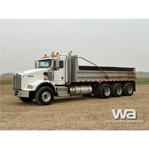 2013 KENWORTH T800 TRI DRIVE DUMP TRUCK