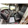 Image 8 : 2008 KENWORTH T800B TRI DRIVE SLEEPER DUMP TRUCK