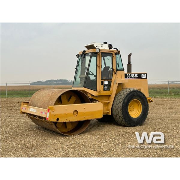 1990 CATERPILLAR CS-563C VIBRATORY PACKER