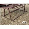 Image 5 : UFA CALF TIPPING TABLE