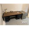 Image 4 : (2) DESKS & OFFICE CHAIR