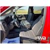 Image 6 : 2022 CHEVROLET SILVERADO 1500 CREW CAB PICKUP