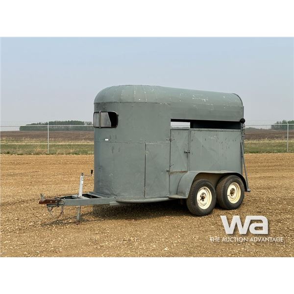 SINGLE HORSE T/A LIVESTOCK TRAILER