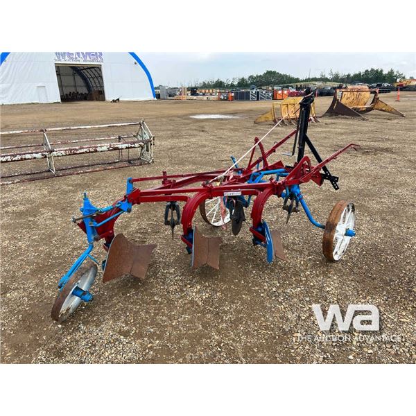 MCCORMICK LITTLE GENIUS ANTIQUE 3 BOTTOM PLOW