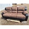 Image 5 : RECLINING SOFA AND LOVESEAT