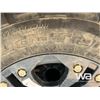 Image 5 : (4) BF GOODRICH 305/60R18 TIRES & RIMS