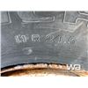 Image 6 : (1) MICHELIN 11R24.5, (2) 9.5/9-24 TIRES AND RIMS
