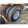 Image 24 : 2006 KENWORTH T800B TRI DRIVE TRUCK TRACTOR