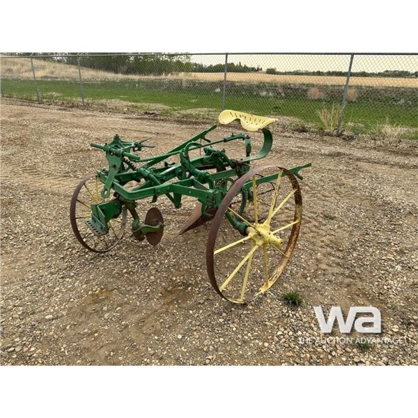 JOHN DEERE SULKY PLOW