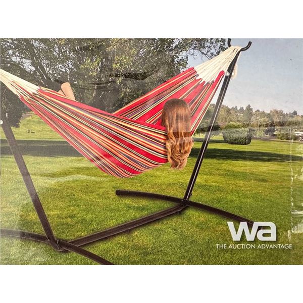 SWINGING HAMMOCK